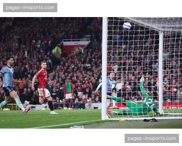 曼联56球43失球暴露攻防失衡，B费12球13助攻难掩防线漏洞